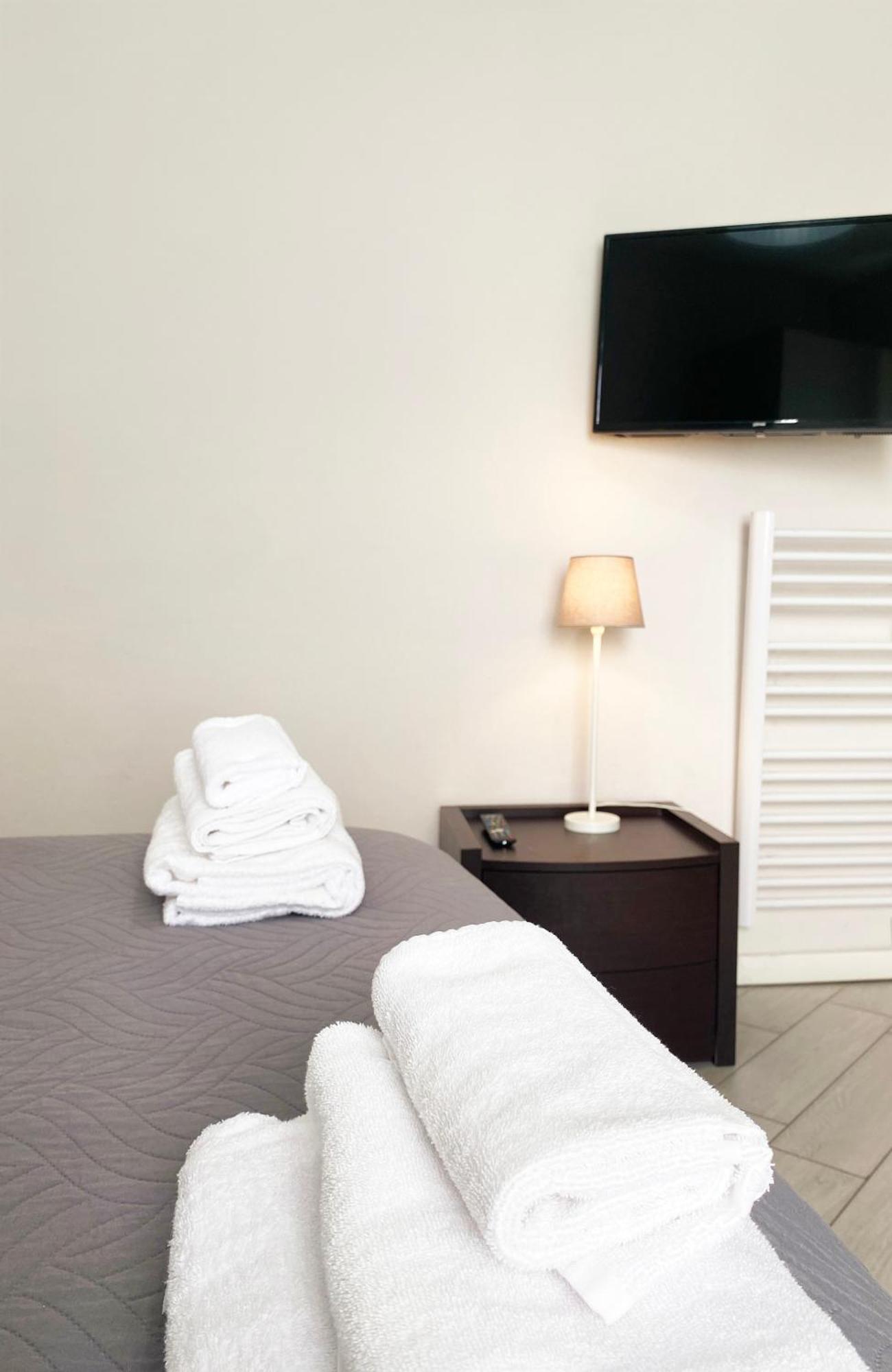 Easyrooms One 帕爾馬 外观 照片